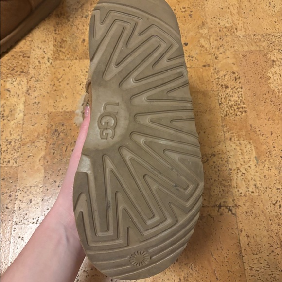 Women’s classic bailey button uggs Size: 5 - Picture 12 of 13